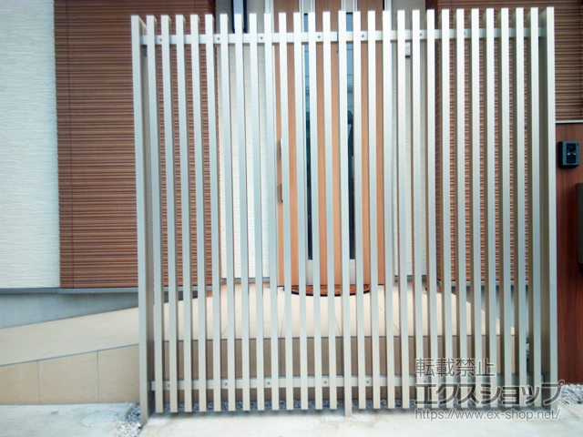 群馬県前橋市ののフェンス・柵 リレーリアフェンス2N型 たて格子 間仕切柱施工 施工例