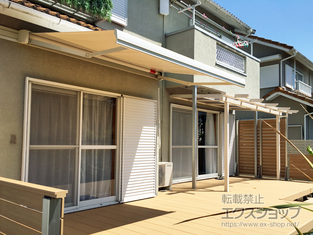 埼玉県北葛飾郡松伏町のLIXIL リクシル（トステム）のオーニング・日よけ 彩風 あやかぜ S型 手動式 施工例
