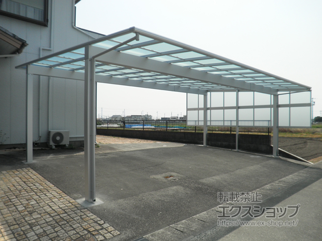 静岡県浜松市ののカーポート エフルージュ トリプル 積雪〜20cm対応＋エフルージュ トリプル サイドパネル 施工例