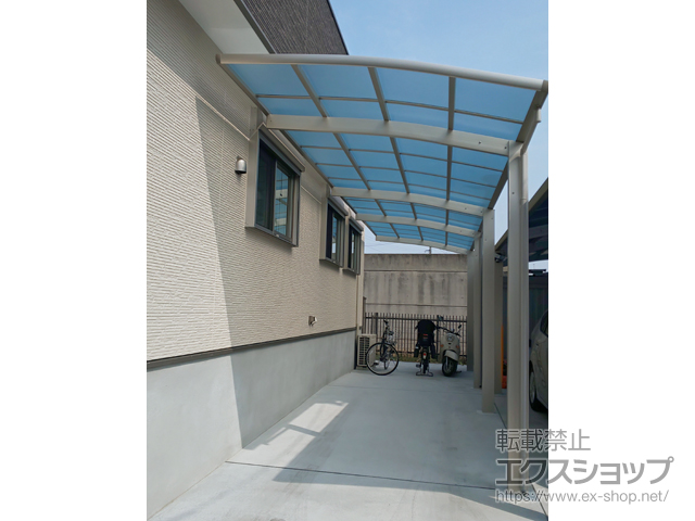 兵庫県宝塚市ののカーポート レイナポートグラン 縦連棟　積雪〜20cm対応 施工例