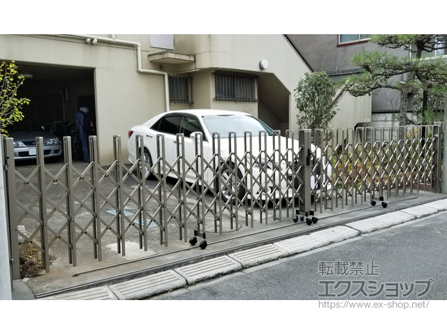 東京都小平市ののカーゲート トリップゲート RC型 ノンレール 両開き 68W(34S+34M) 施工例