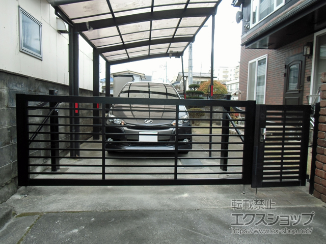 宮城県仙台市ののカーゲート スウィングアップゲート1型 横格子 手動式 施工例