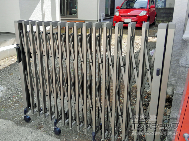 神奈川県小田原市ののカーゲート トリップゲートII 2型 スタンダード ノンレール 片開き 40S 施工例