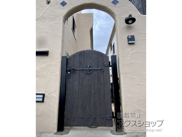 神奈川県茅ヶ崎市のの門扉 ボレロ1型 片開き　75角門柱使用 施工例