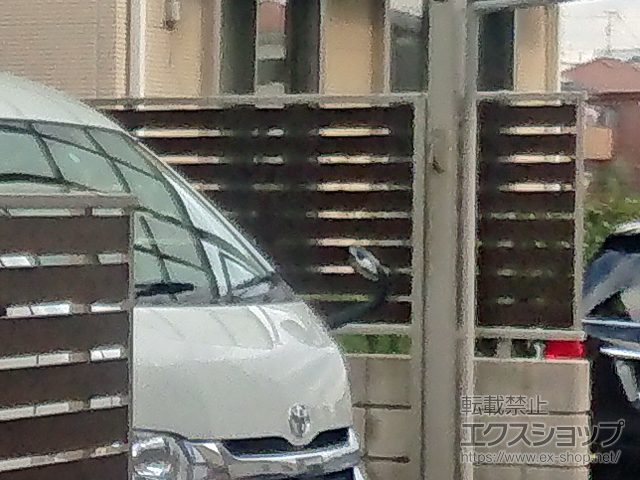 愛知県稲沢市ののフェンス・柵 ルシアスフェンスF04型 横板 木目カラー 上段のみ設置 自立建て用　※材料はBの端材を使用します 施工例