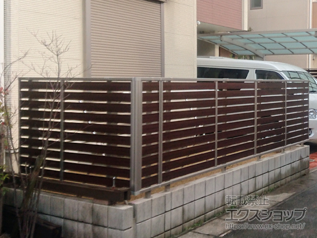 愛知県稲沢市ののフェンス・柵 ルシアスフェンスF04型 横板 木目カラー　自由柱施工 施工例