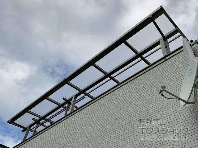 奈良県奈良市ののバルコニー・ベランダ屋根 ソラリア F型 屋根タイプ 単体+多連結セット 積雪〜20cm対応※壁面奥行違い納まり 施工例