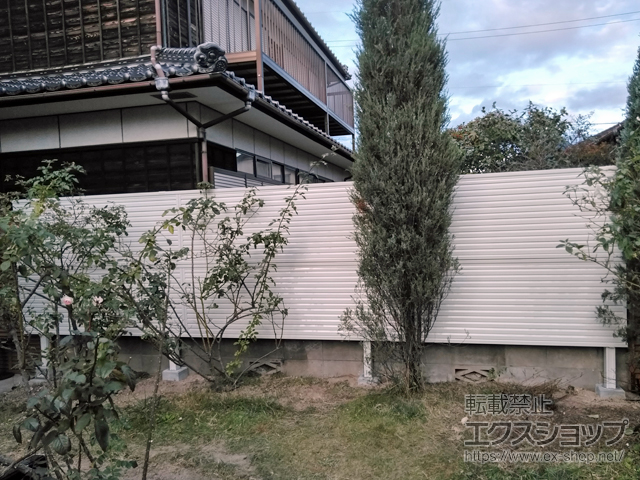 山口県下関市ののフェンス・柵 ミエーネフェンス 目隠しルーバータイプ 2段支柱 自立建て用（パネル2段） 施工例