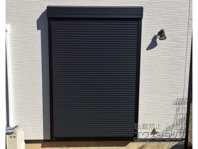 岐阜県多治見市のLIXIL リクシル（トステム）のガレージシャッター 【特注】リフォームシャッター 手動式 標準タイプ 施工例