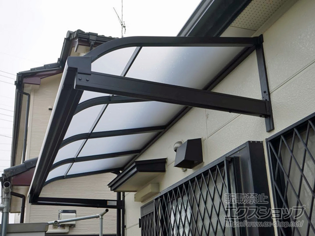 埼玉県熊谷市ののバルコニー・ベランダ屋根 スピーネ R型 積雪50cm対応 ルーフタイプ 単体 施工例