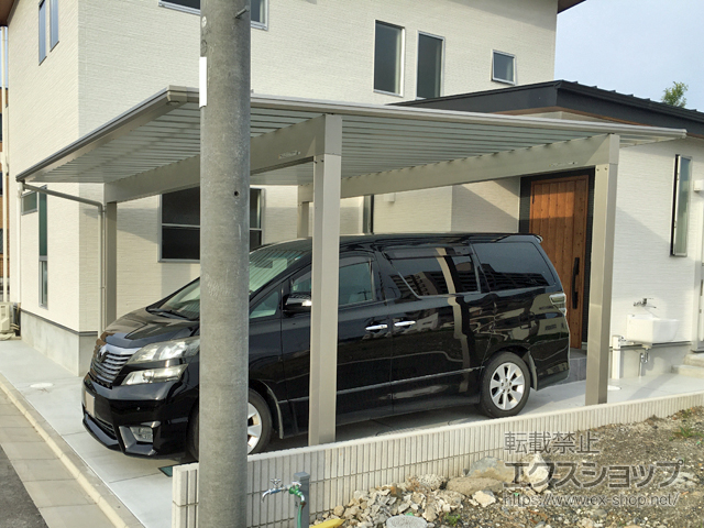 和歌山県和歌山市ののカーポート エフルージュ ツイン50 積雪〜50cm対応 施工例