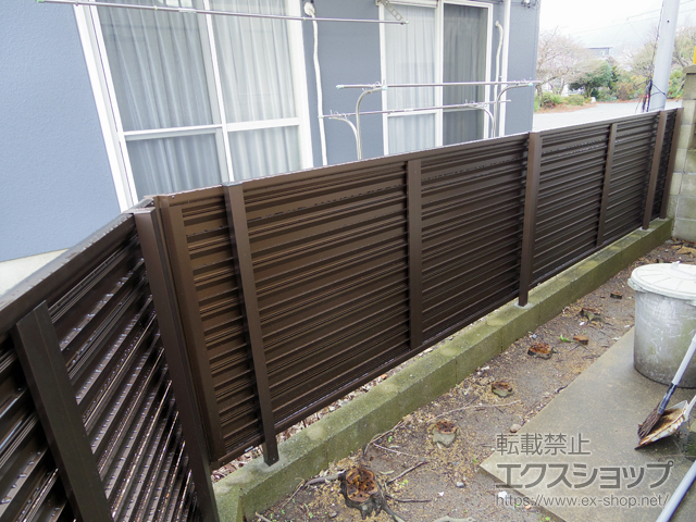 福岡県糟屋郡宇美町ののフェンス・柵 ミエーネフェンス 目隠しルーバータイプ 自由柱施工 施工例