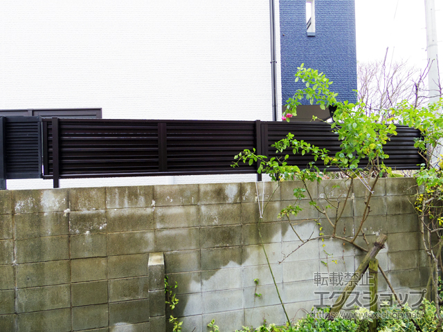 福岡県糟屋郡宇美町ののフェンス・柵 ミエーネフェンス 目隠しルーバータイプ 自由柱施工 施工例