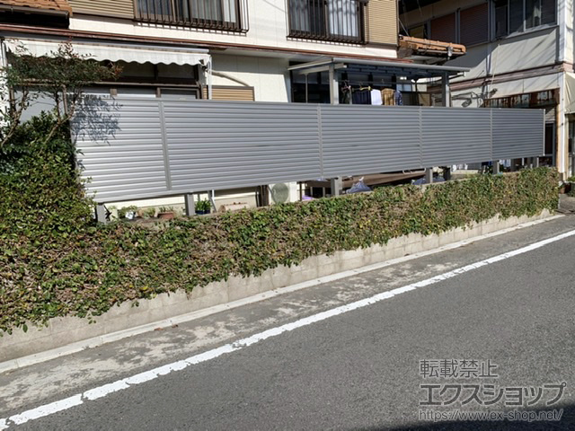 長崎県西彼杵郡時津町ののフェンス・柵 ミエーネ目隠しルーバーフェンス 上段のみ設置 自立建て用 施工例