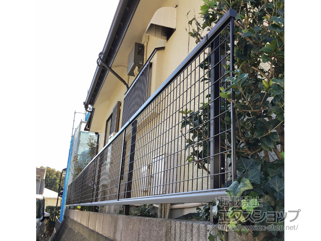 神奈川県横浜市ののフェンス・柵 シンプレオフェンスM2型 縦井桁メッシュ　自由柱施工 施工例