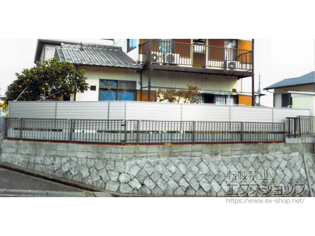 広島県廿日市市ののフェンス・柵 ミエーネフェンス 目隠しルーバータイプ　自由柱施工 施工例