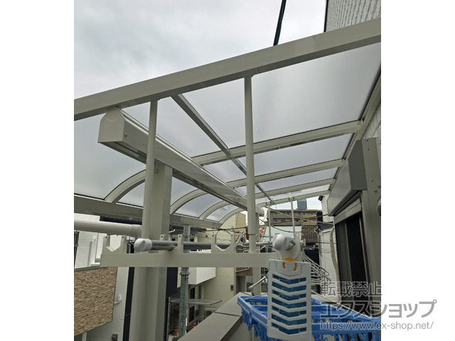 大阪府守口市ののバルコニー・ベランダ屋根 ソラリア R型 屋根タイプ 単体 積雪〜20cm対応 施工例