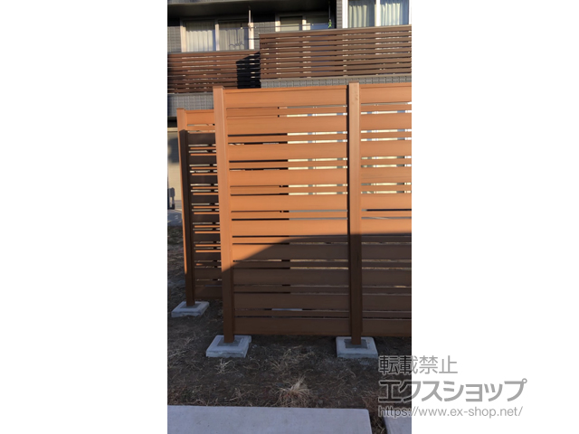 群馬県高崎市ののフェンス・柵 マイティウッド 間仕切タイプB 120+45サイズ M19段 隙間15mm 施工例