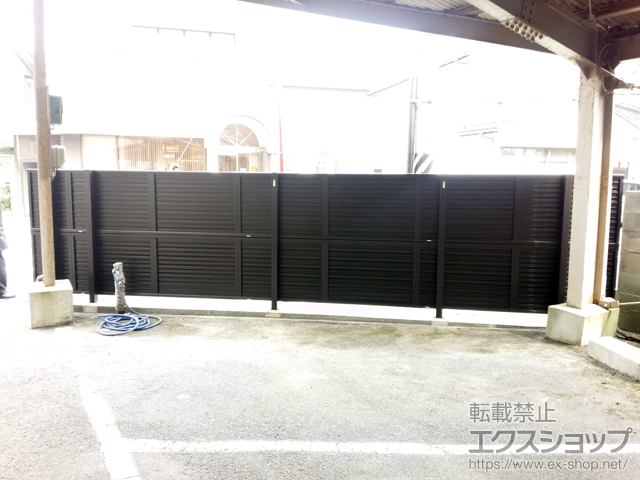新潟県新潟市ののフェンス・柵 ミエーネフェンス 目隠しルーバータイプ 2段支柱 自立建て用 施工例