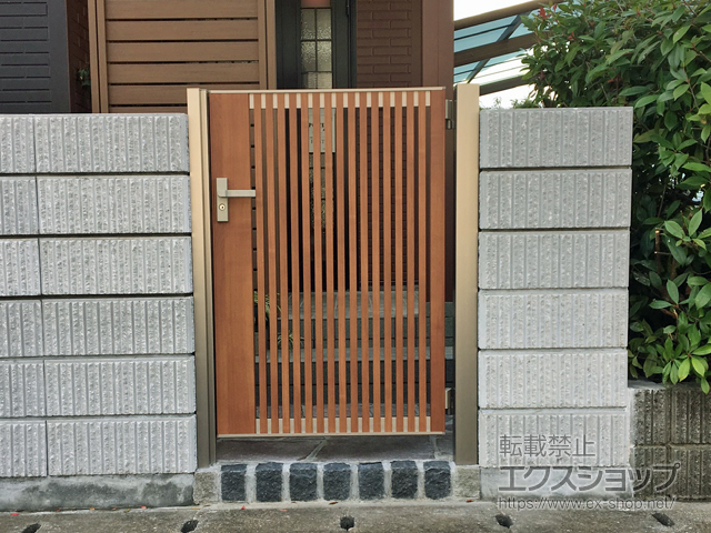 佐賀県伊万里市のの門扉 ジオーナ門扉 B4型 片開き マテリアルカラー　柱使用 施工例