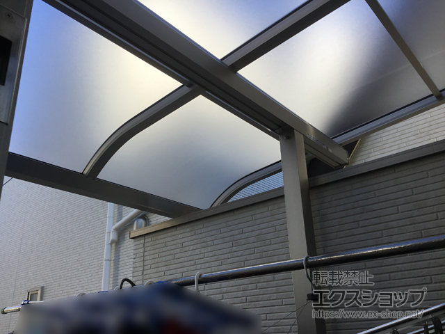 東京都足立区ののバルコニー・ベランダ屋根 ソラリア R型 屋根タイプ 単体 積雪〜20cm対応 施工例