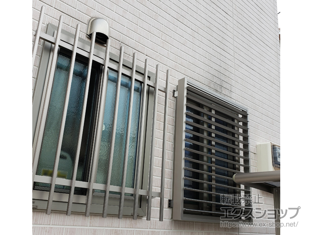 滋賀県彦根市のLIXIL リクシル（トステム）の面格子・窓格子 目隠し可動ルーバー 施工例