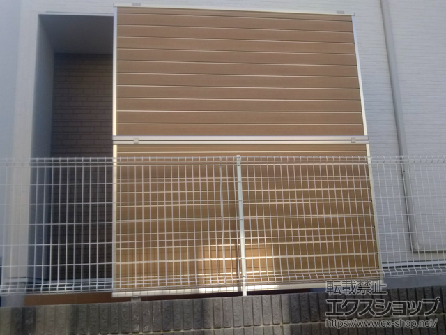 神奈川県横浜市ののフェンス・柵 ルシアスフェンスF02型 横目隠し 木調カラー 2段支柱施工 施工例