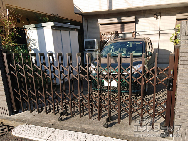 神奈川県横浜市ののカーゲート トリップゲートII S型 傾斜地対応 ノンレール 片開き 31S 施工例