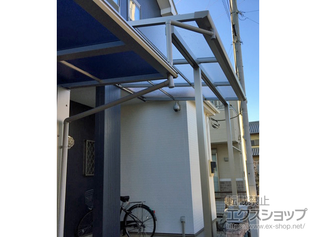 群馬県伊勢崎市ののテラス屋根 ソラリア F型 テラスタイプ 単体 積雪〜20cm対応 施工例