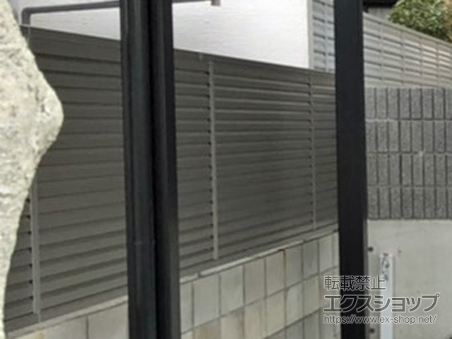 熊本県天草市ののフェンス・柵 ミエーネフェンス 目隠しルーバータイプ　自由柱施工 施工例