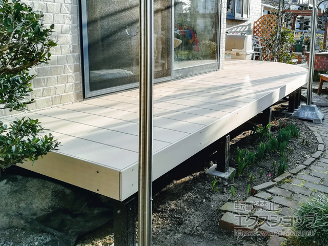 宮城県仙台市ののウッドデッキ エバーエコウッドII ホワイト 施工例