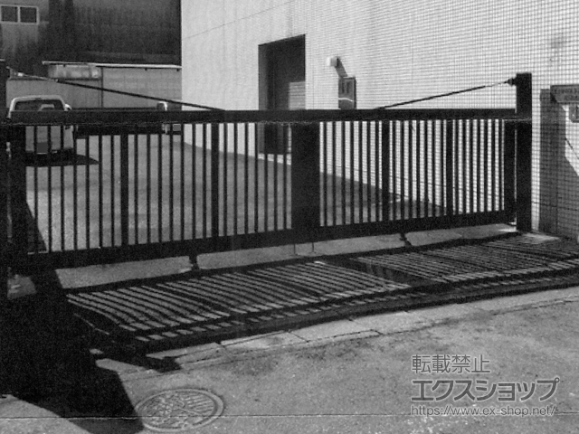 福岡県福岡市ののカーゲート 【特注】大型門扉 BGAN1型 上吊タイプ 両開き 柱仕様 施工例