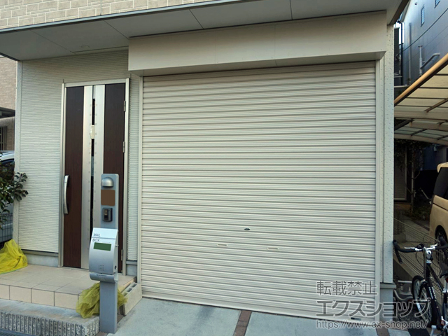 大阪府大阪市ののガレージシャッター プラテアII スチールタイプ 手動式 施工例