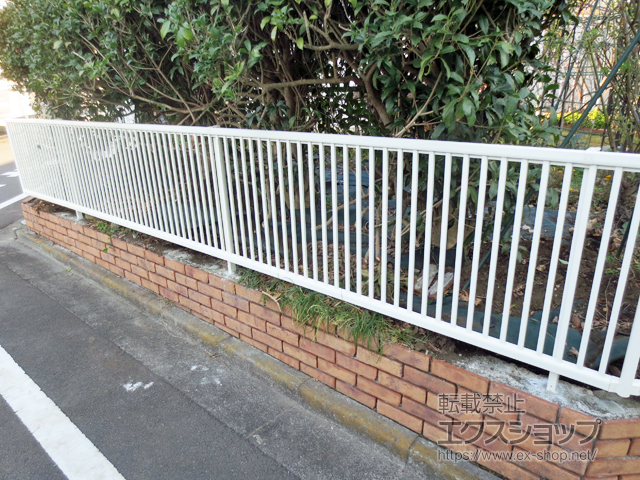 東京都八王子市ののフェンス・柵 シンプレオフェンス10型 縦格子32本　自由柱施工 施工例