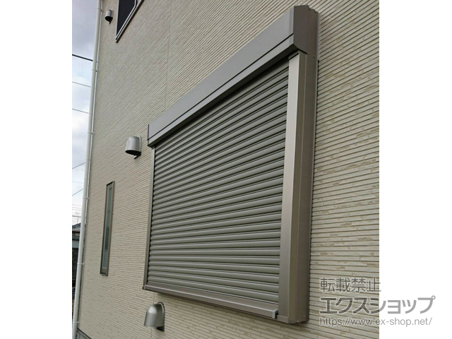奈良県香芝市のLIXIL リクシル（トステム）の窓シャッター 【特注】リフォームシャッター 手動式 標準タイプ 施工例