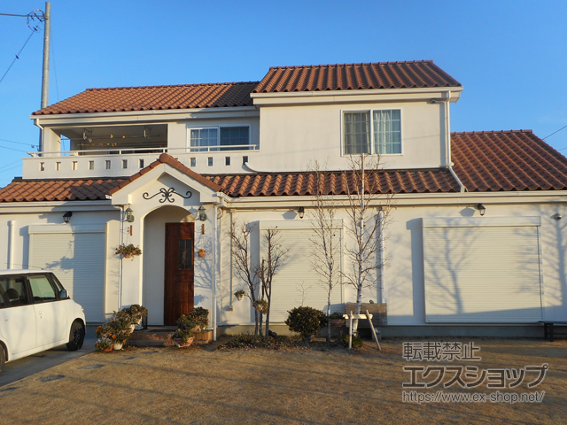 山梨県南アルプス市のLIXIL リクシル（トステム）の窓シャッター 【特注】リフォームシャッター 手動式 耐風タイプ 施工例