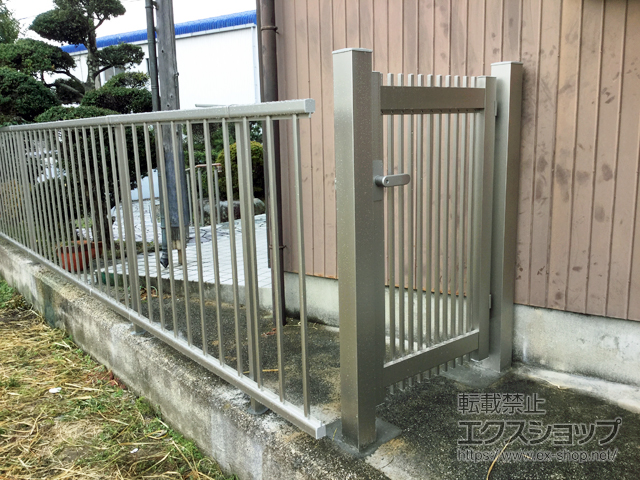 三重県津市のの門扉 シンプレオ門扉T1型 縦格子 片開き 門柱使用 施工例