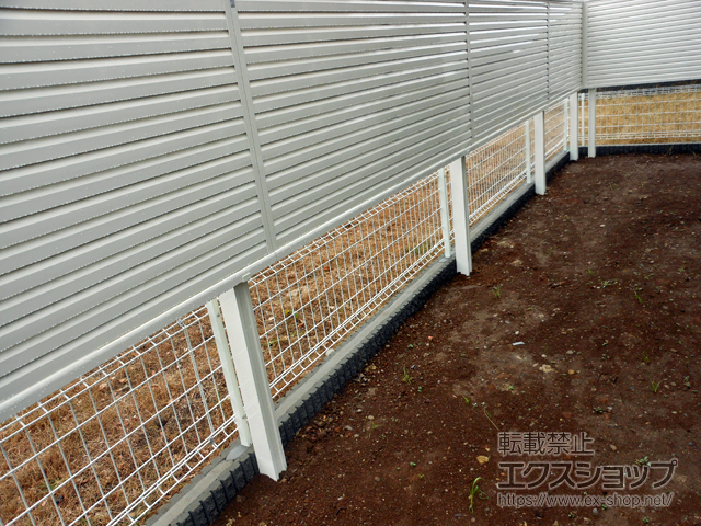 千葉県松戸市ののフェンス・柵 ミエーネ目隠しルーバーフェンス 上段のみ設置 自立建て用 施工例