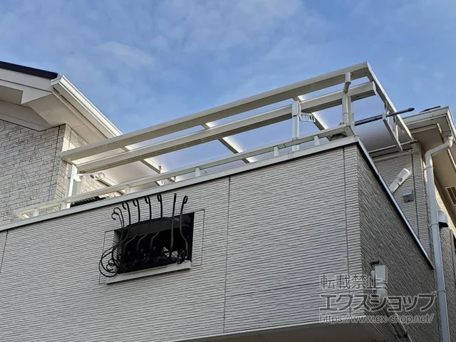 埼玉県さいたま市のYKKAPのバルコニー・ベランダ屋根 ソラリア F型 屋根タイプ 単体 積雪～20cm対応 施工例