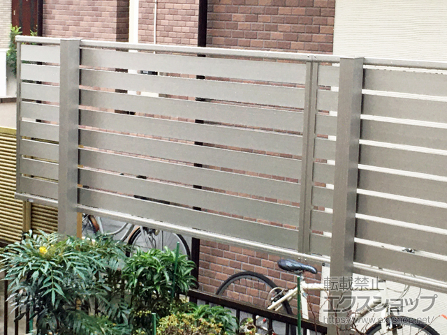 神奈川県横浜市ののフェンス・柵 シンプレオフェンスSY1型 横半目隠し 上段のみ設置 自立建て用 施工例