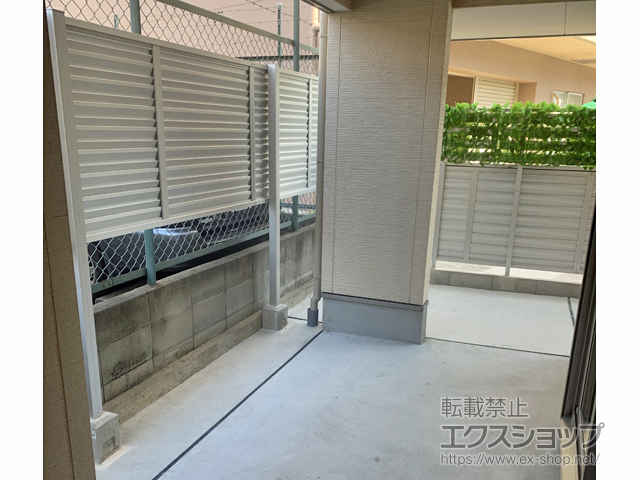 大阪府大阪市ののフェンス・柵 カムフィX9型 ルーバータイプ 2段フリー支柱[60角支柱] 施工例