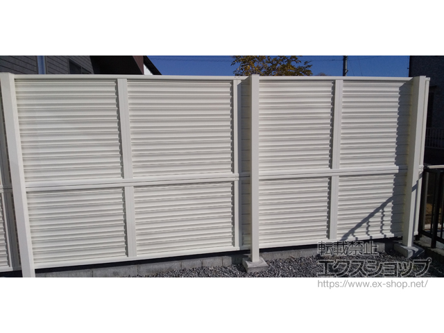 岐阜県本巣市ののフェンス・柵 ミエーネフェンス 目隠しルーバータイプ 2段支柱 自立建て用(パネル2段) 施工例