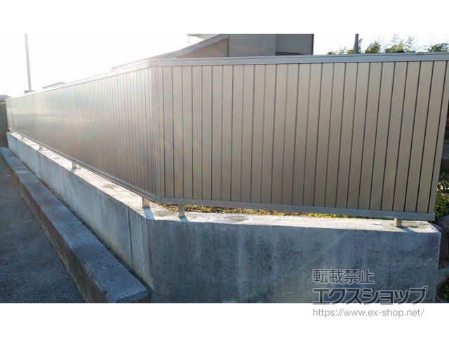 千葉県八千代市ののフェンス・柵 プレスタフェンス 6型 たて目隠し　フリーポールタイプ 施工例