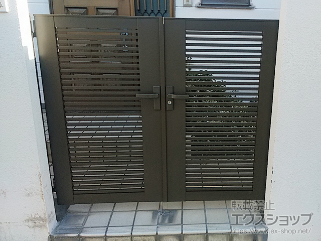 神奈川県藤沢市のの門扉 ライシス門扉 1型 細横桟 両開き 柱使用 施工例