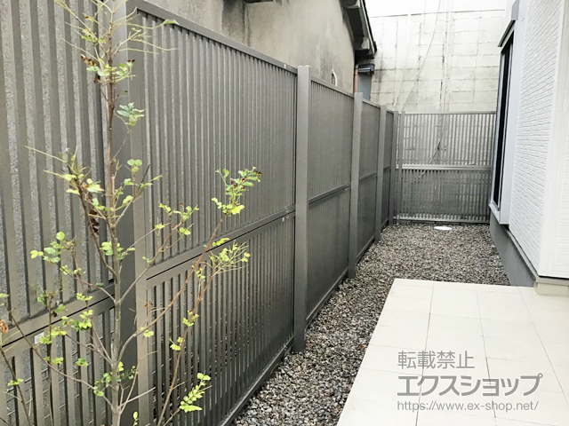 大阪府堺市ののフェンス・柵 プレスタフェンス4型 太たて桟 アルミ多段柱使用 施工例