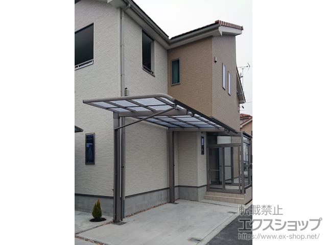 長野県上田市のLIXIL リクシル（トステム）のカーポート レガーナポートシグマIII 耐風圧強度仕様 積雪〜30cm対応 施工例