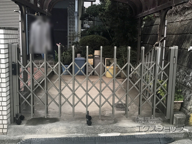 神奈川県横浜市ののカーゲート トリップゲートII 3型 ストロング ノンレール 片開き 2512S 施工例