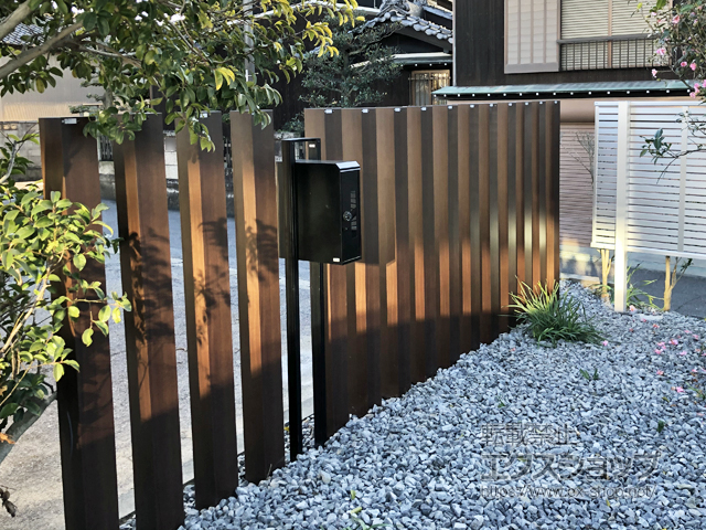 愛知県西尾市ののフェンス・柵 ルシアス アクセントポール1型 施工例
