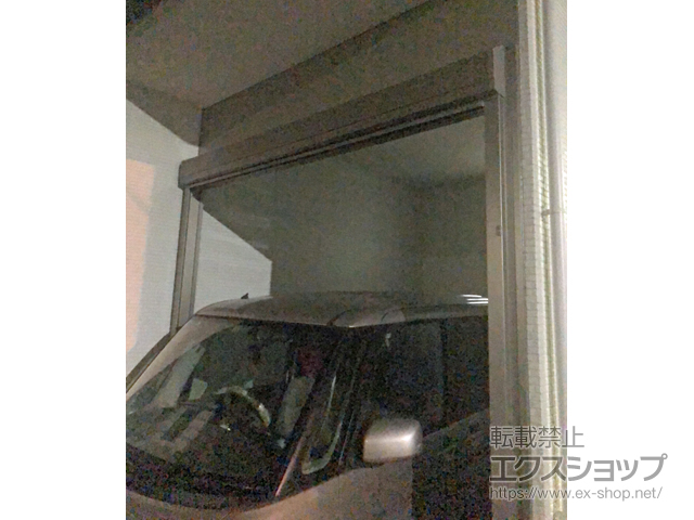 東京都足立区のLIXIL リクシル（トステム）のガレージシャッター ガレージシャッタークワトロ 電動式 外部付タイプ 施工例