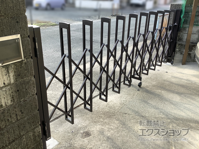 福岡県小郡市ののカーゲート トリップゲートII 1型 シンプル ノンレール 片開き 36S 施工例